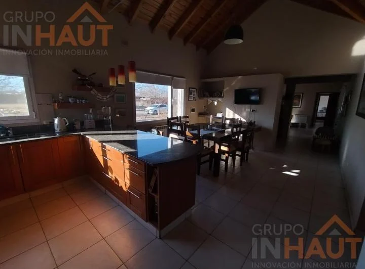 Casa en barrio Los Robles II 4