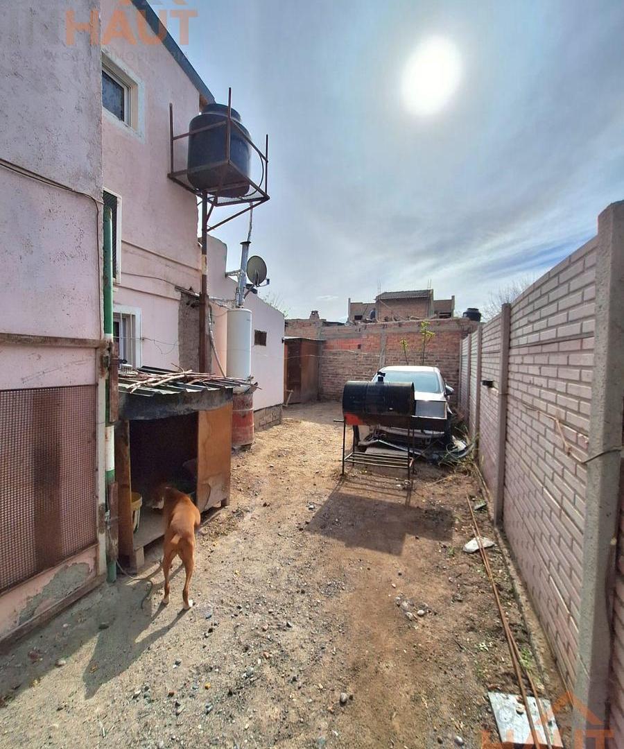 Foto de Venta-Casa 2 habitaciones B° Valentina Sur, imagen 4