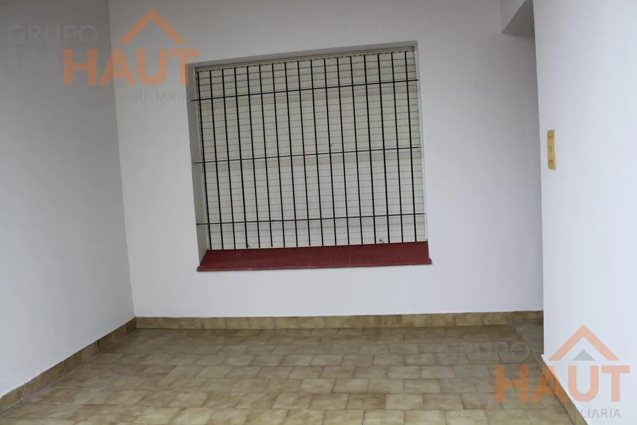 Casa de 2 dorm en General Roca 3