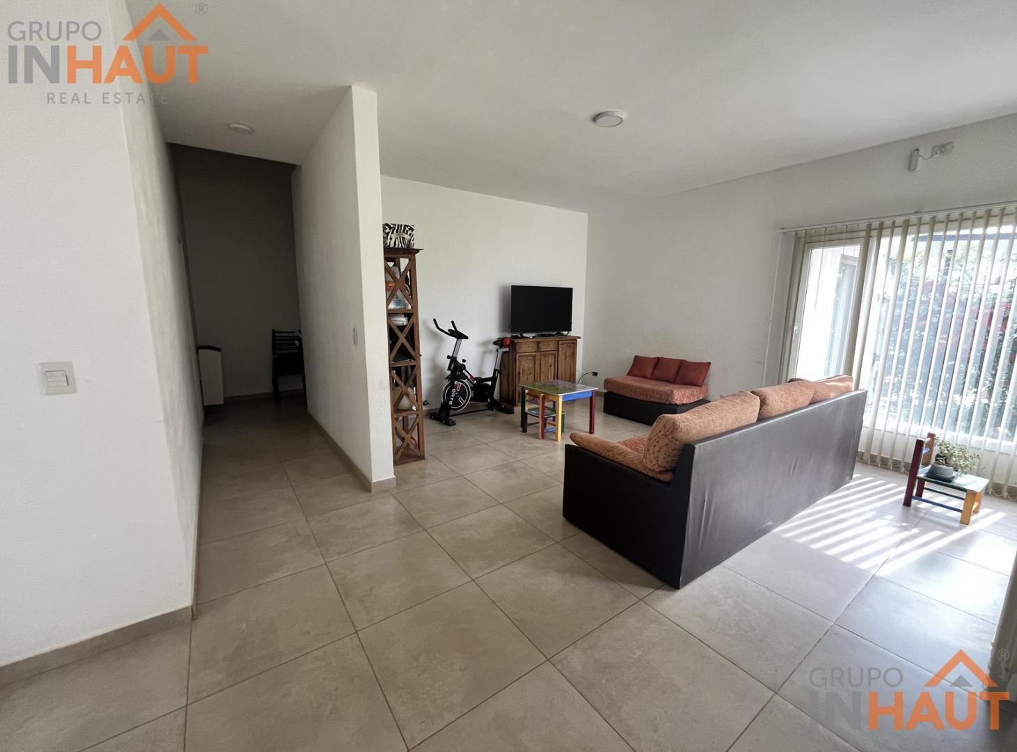 Foto de VENTA DE CASA TRES DORMITORIOS FERNANDEZ ORO, imagen 4