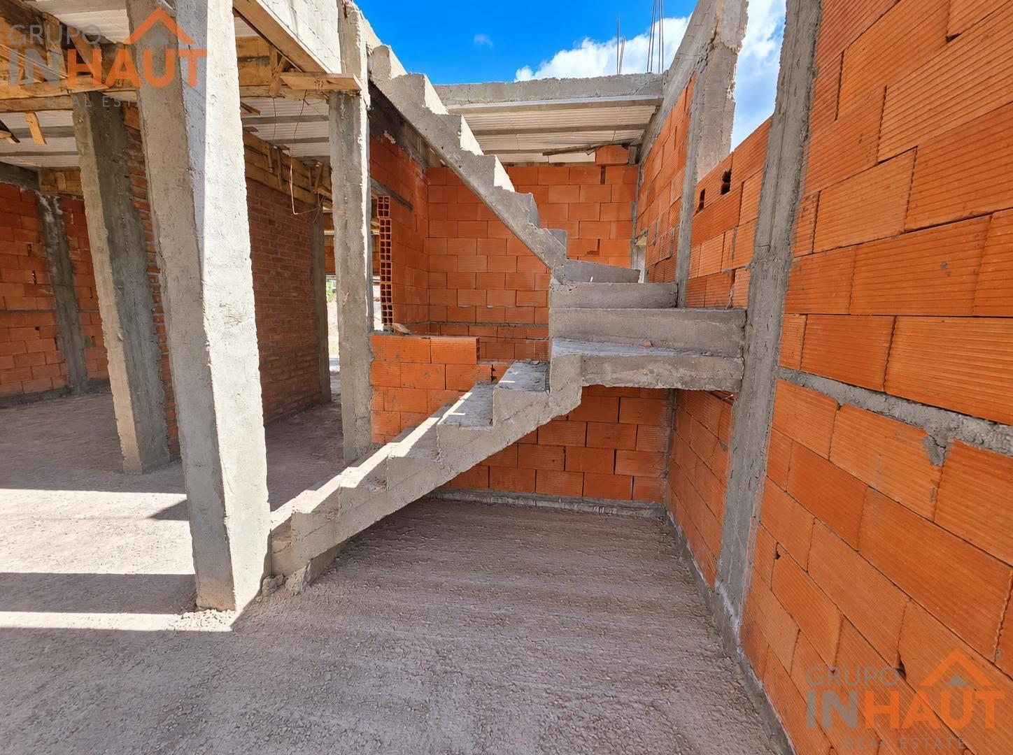 Foto de Terreno con Casa en Construccion, imagen 4