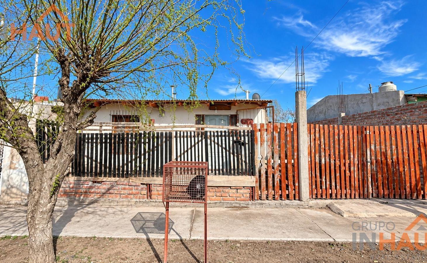 Foto de VENTA DE CASA DE DOS DORMITORIOS EN NEUQUEN, imagen 1