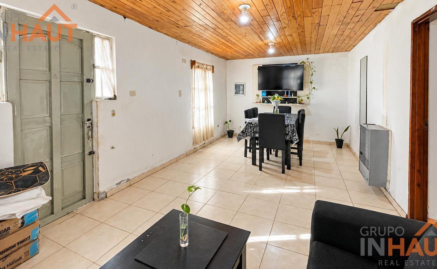 Foto de VENTA DE CASA DE DOS DORMITORIOS EN NEUQUEN, imagen 2
