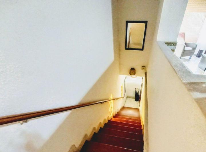 VENTA-CASA 7 AMBNENTES SUBDIVIDIDA- LANUS 1