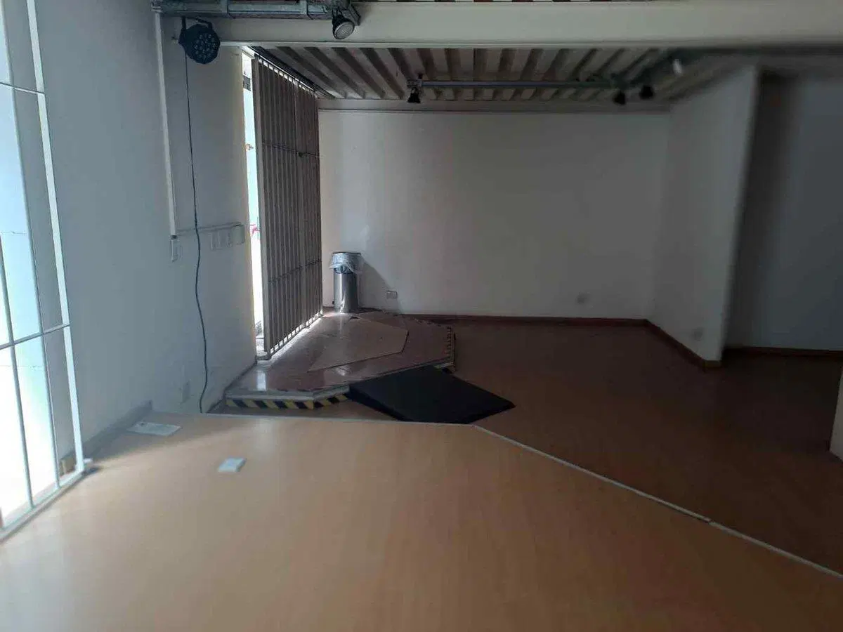VENTA EXCLUSIVO LOCAL COMERCIAL/VIVIENDA - RETIRO 3