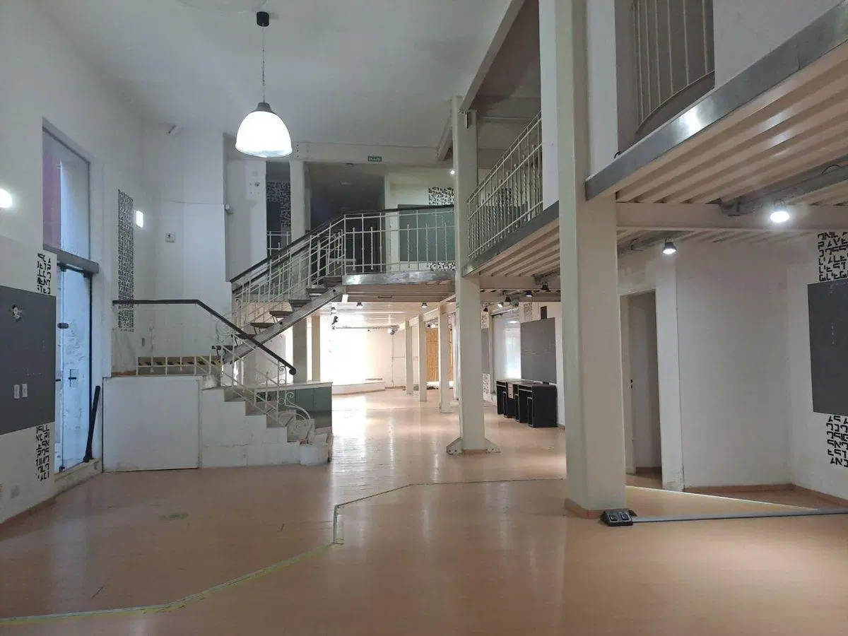 VENTA EXCLUSIVO LOCAL COMERCIAL/VIVIENDA - RETIRO 4