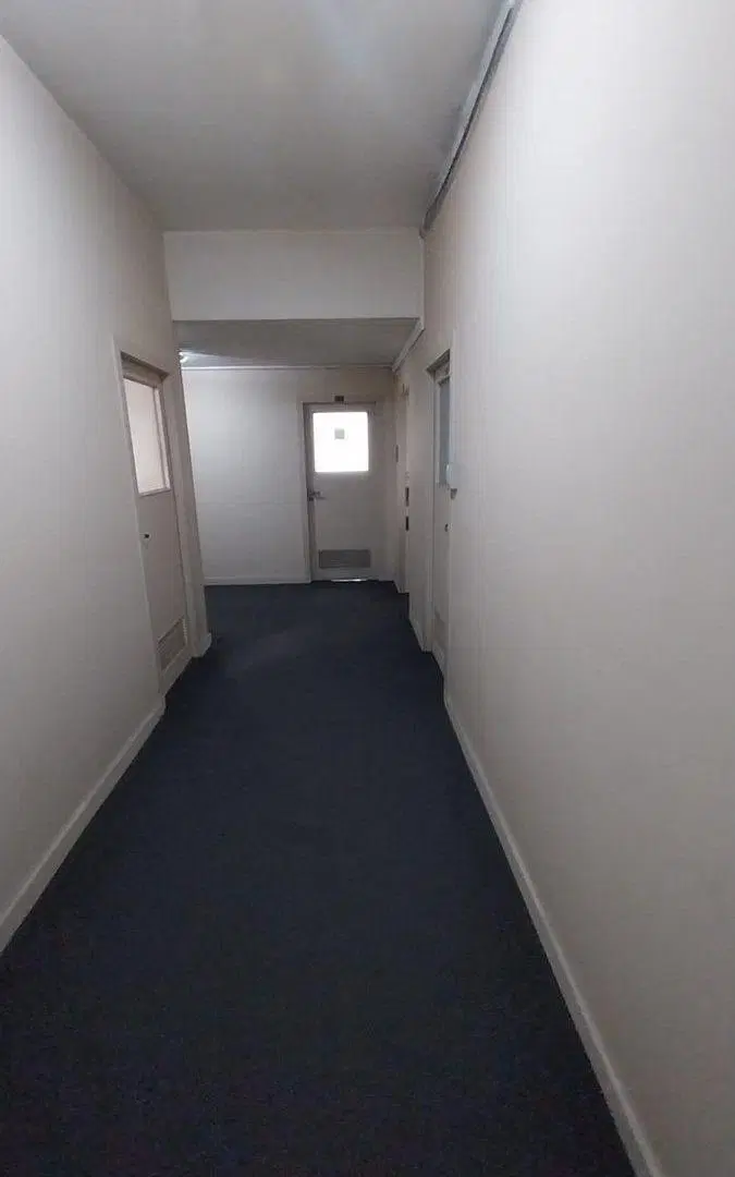 VENTA OFICINA AMOBLADA - MICROCENTRO 2