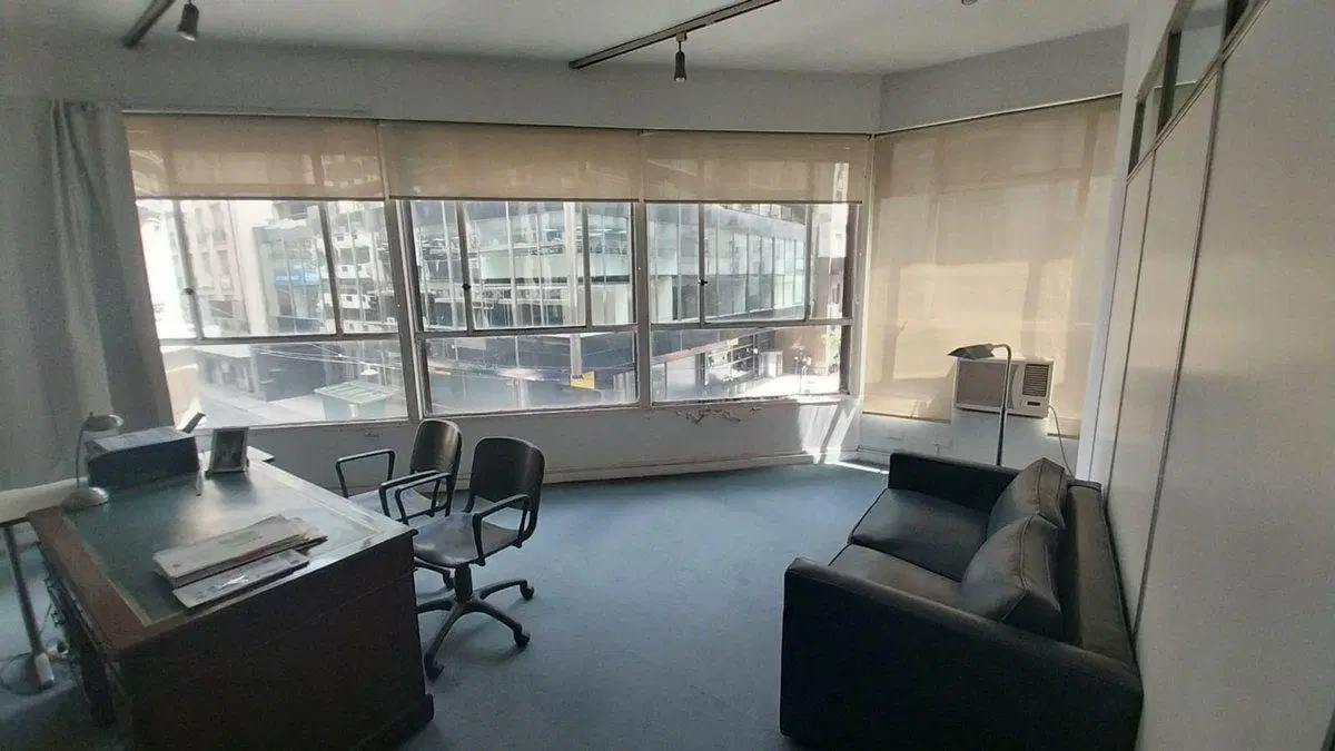 VENTA OFICINA AMOBLADA - MICROCENTRO 5