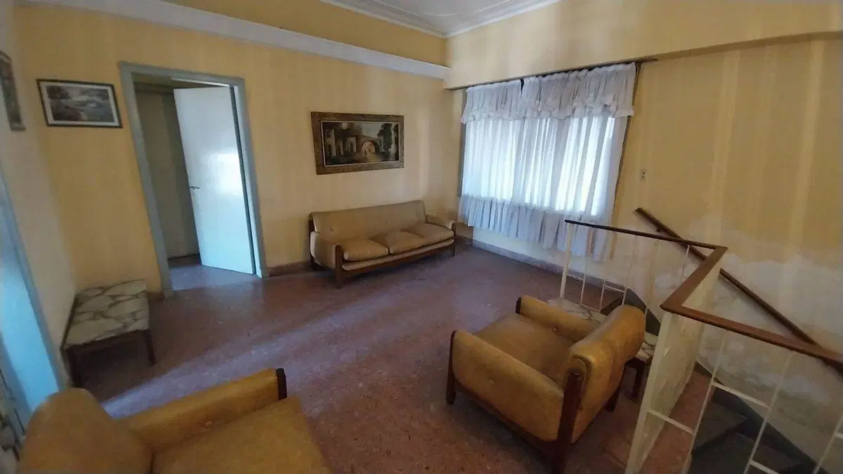 Venta 2 Casas con Local Oportunidad en Avellaneda 5