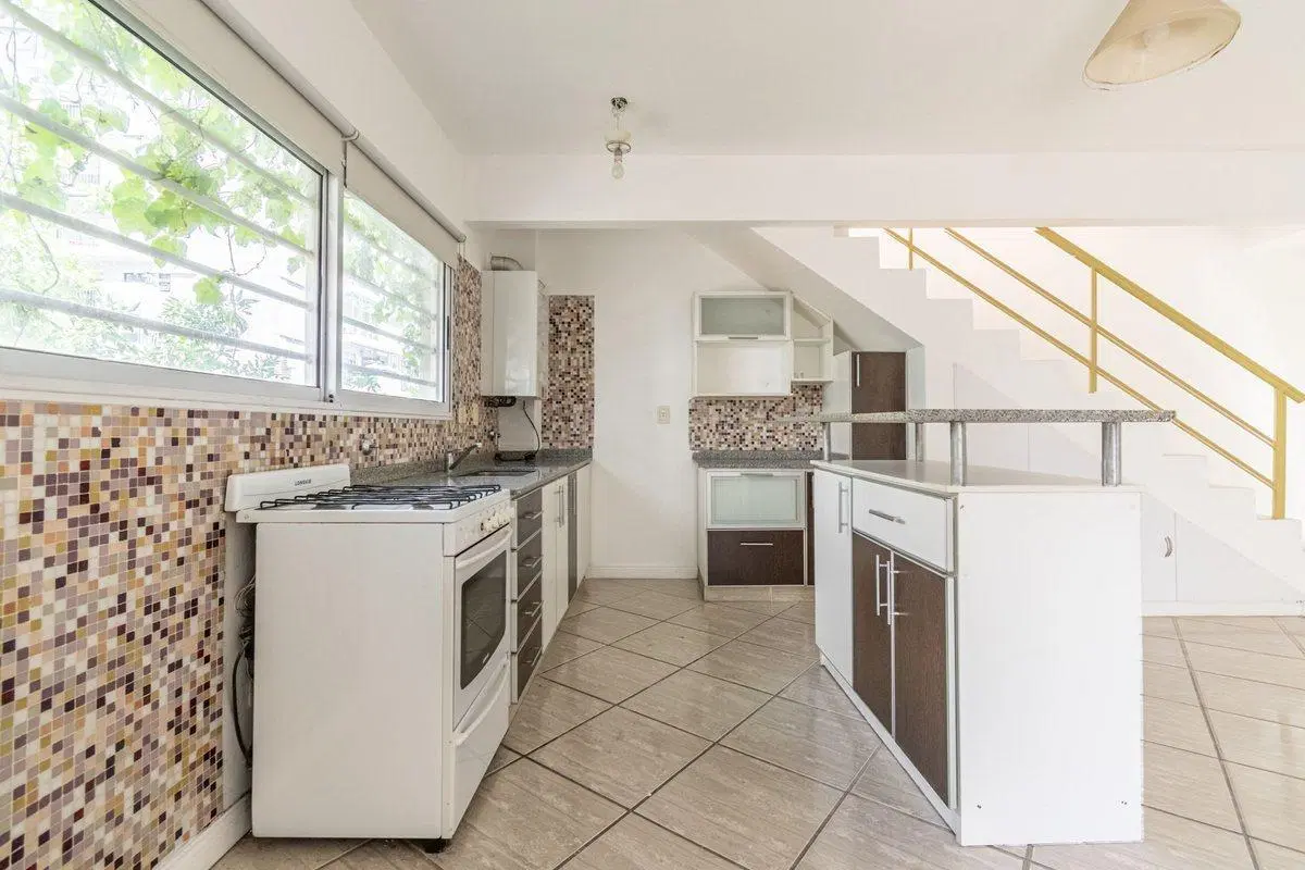 ALQUILER  COMERCIAL 2 ambientes terraza , cochera 5