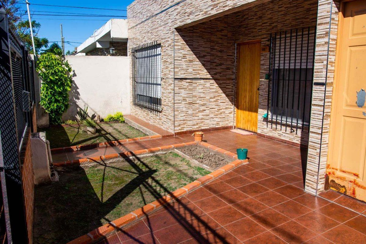 VENTA CASA 3 AMB CON GARAGE - LUIS GUILLON