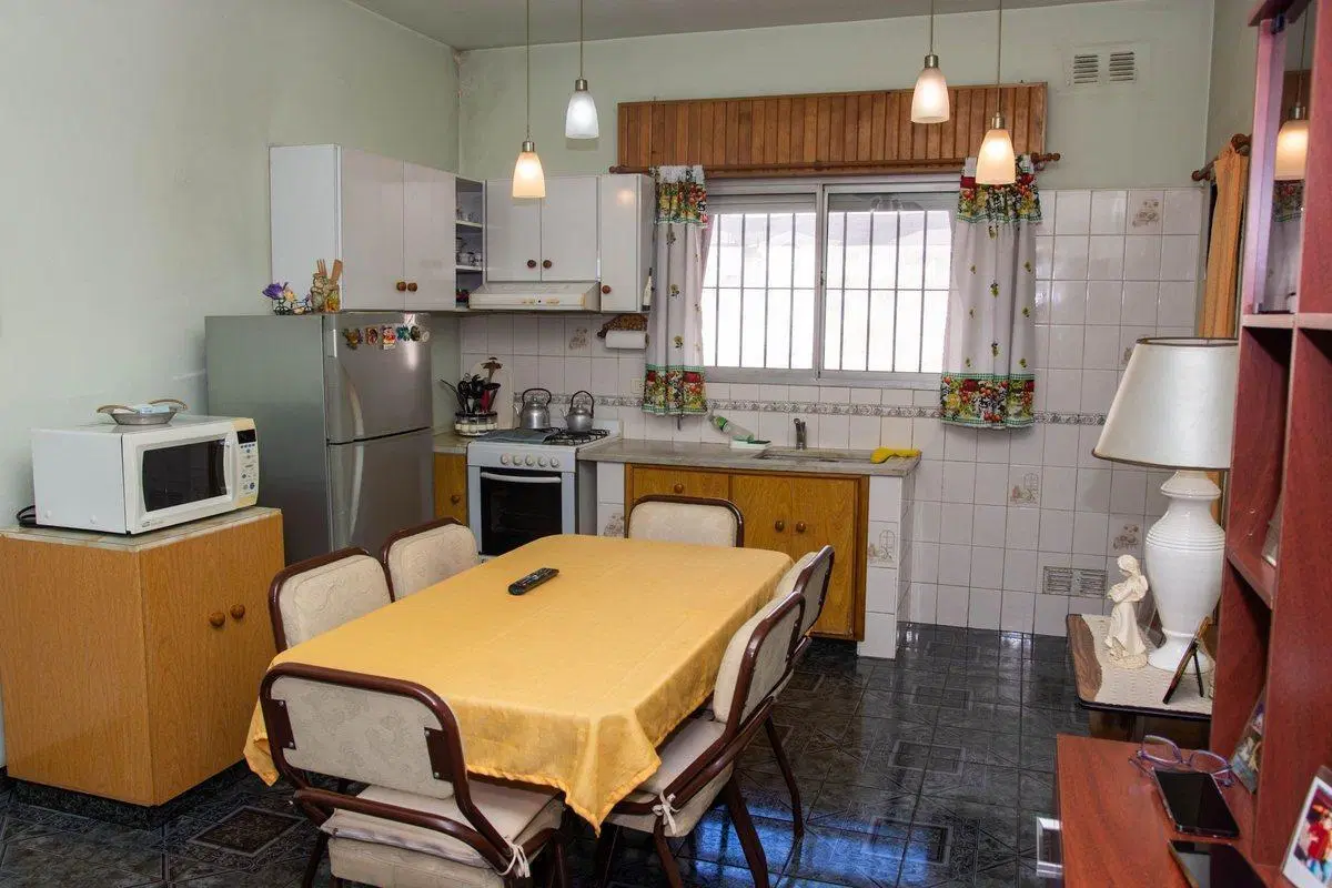 VENTA CASA 3 AMB CON GARAGE - LUIS GUILLON 8