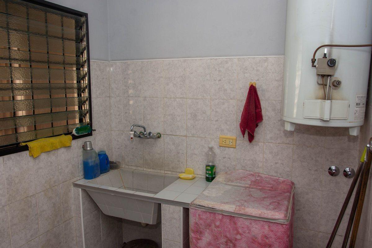 Foto de VENTA CASA 3 AMB CON GARAGE - LUIS GUILLON, imagen 3