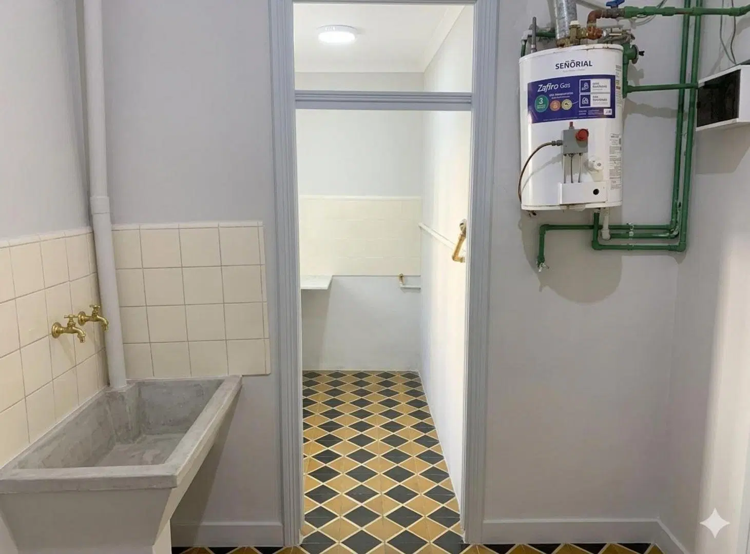 VENTA LOCAL COMERCIAL EN BALVANERA 5