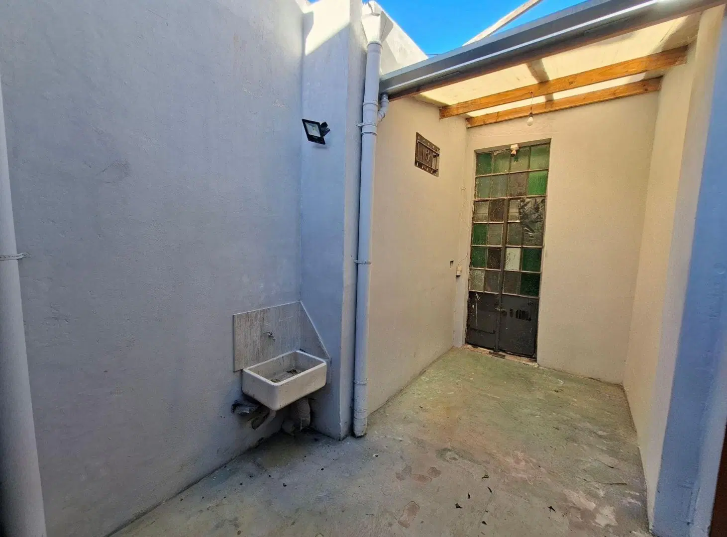 VENTA LOCAL CON OPCIÓN VIVIENDA-SARANDÍ-AVELLANEDA 5