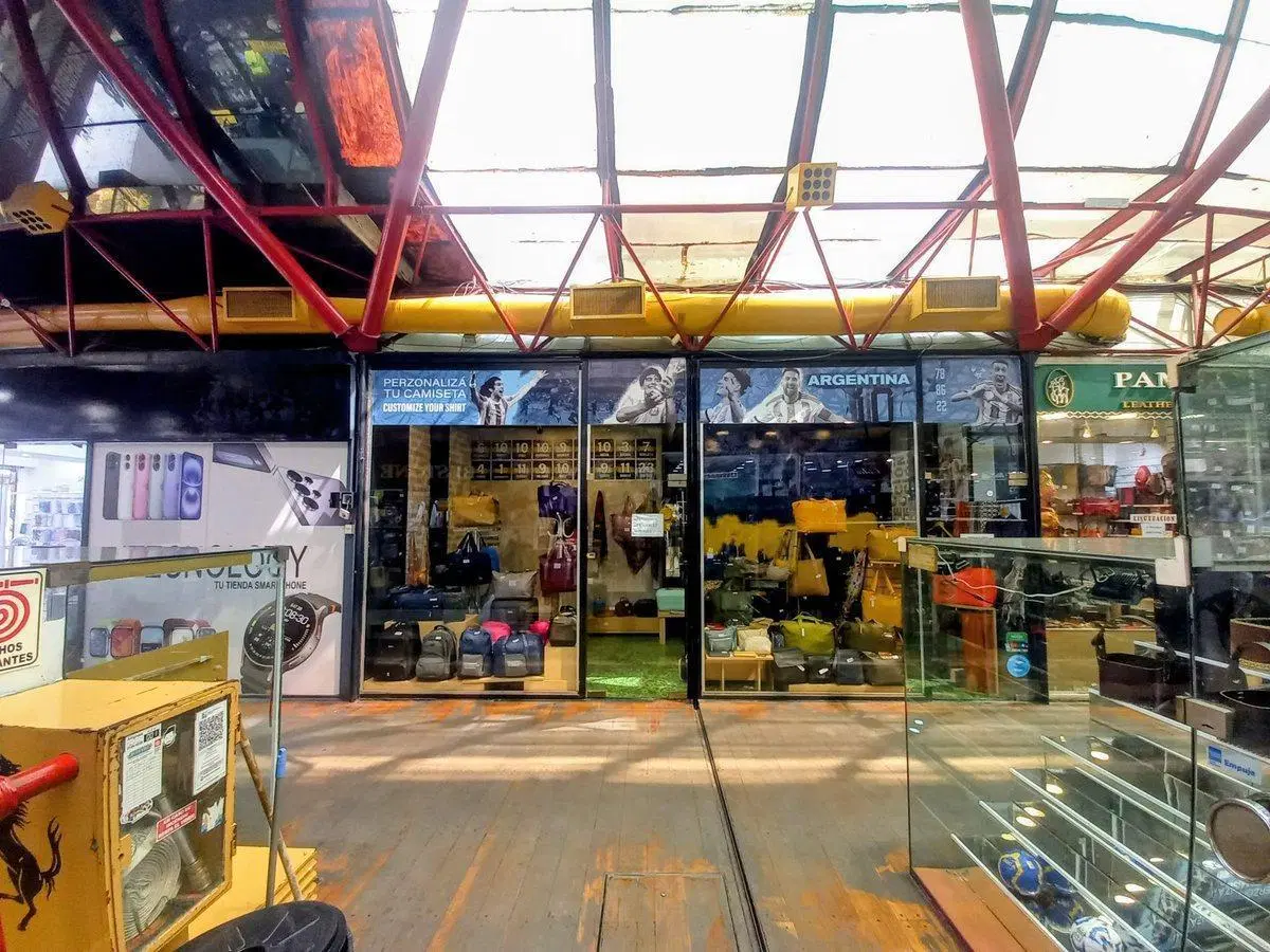 ALQUILER LOCAL EN GALERÍA CALLE FLORIDA - RETIRO 5