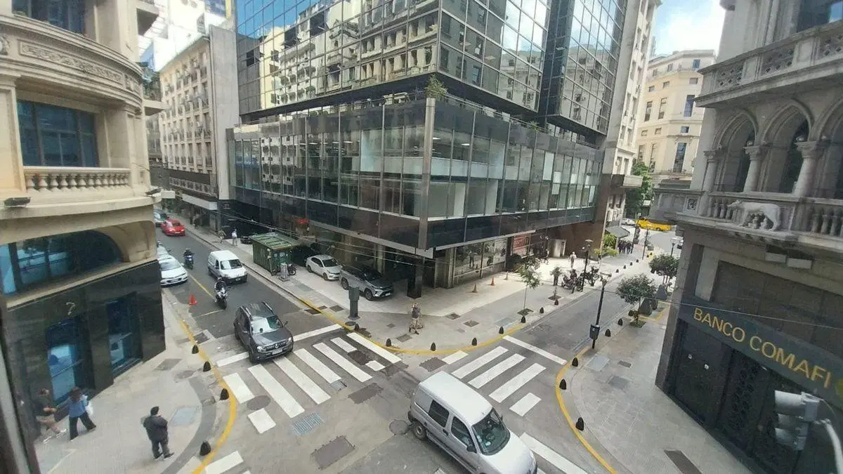 VENTA OFICINA AMOBLADA - MICROCENTRO - OPORTUNIDAD 8