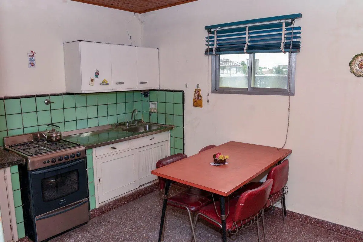 Venta Casa con Garage / Taller -  Quilmes 5