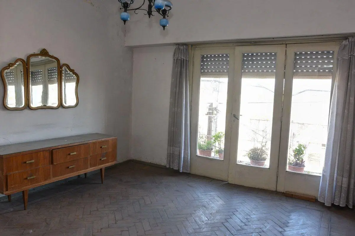 Venta 2 Casas con Local Oportunidad en Avellaneda 2