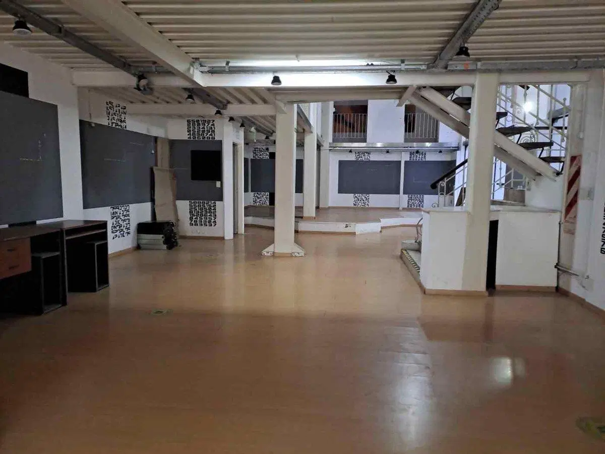 VENTA EXCLUSIVO LOCAL COMERCIAL/VIVIENDA - RETIRO 4