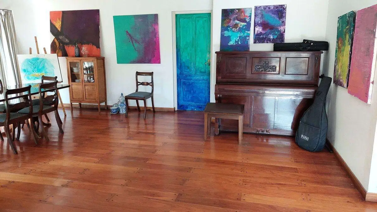 VENTA- Casa enorme con jardín y pileta, Hurlingham 3
