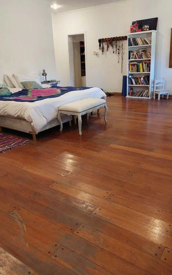 VENTA- Casa enorme con jardín y pileta, Hurlingham 5