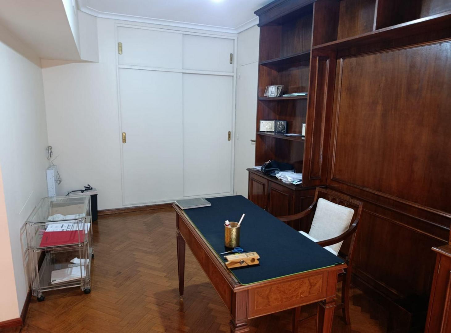 Foto de VENTA 4 AMBIENTES 180 M2 PLAZA SAN MARTIN, imagen 1