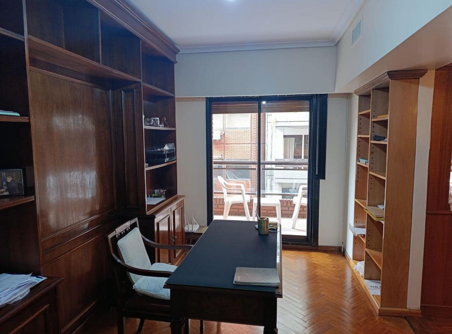 Foto de VENTA 4 AMBIENTES 180 M2 PLAZA SAN MARTIN, imagen 5