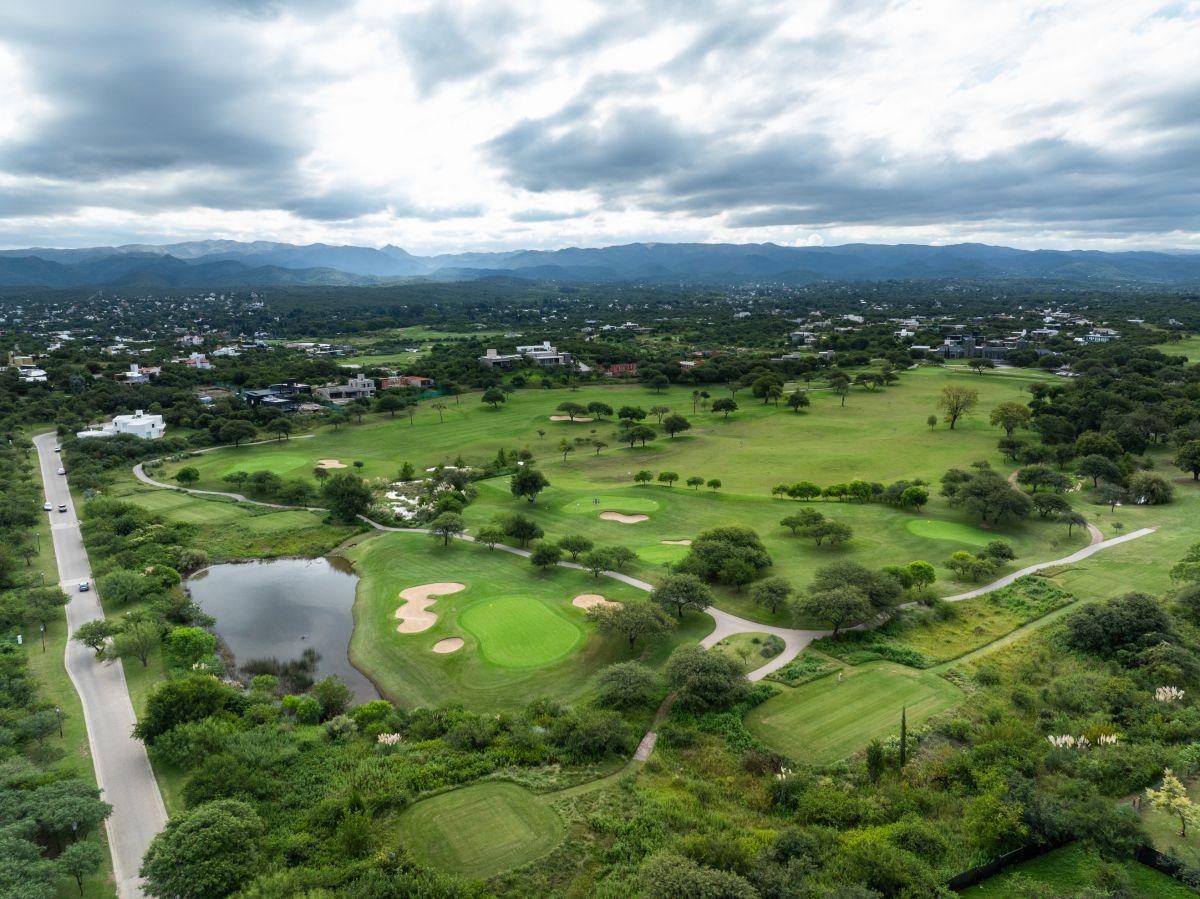 Foto de Lote Fondo Golf en Estancia El Terrón | 1.838 m² sobre el hoyo 18, imagen 3