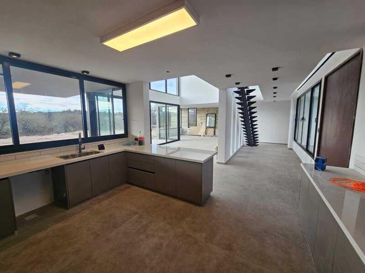 Foto de Casa a Estrenar en Estancia El Terrón | 4 Dormitorios | Lote 1.050 m², imagen 1