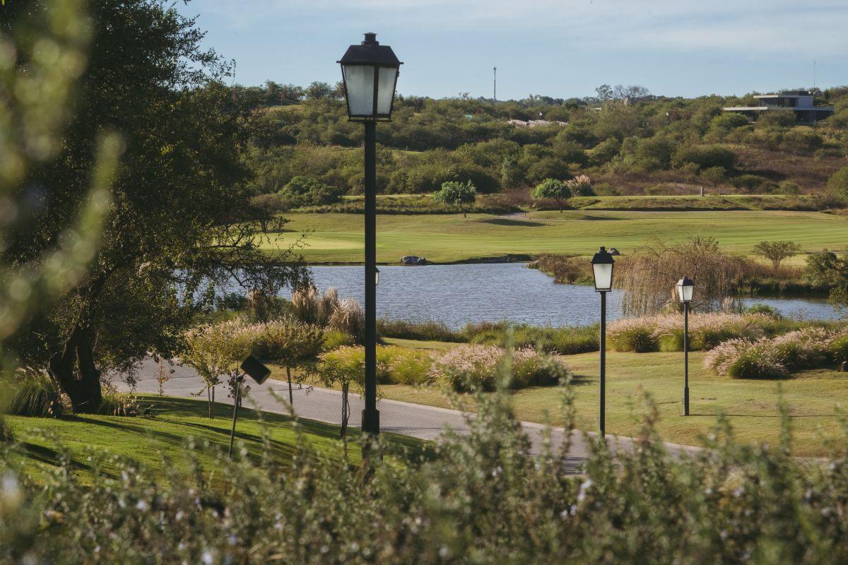 Foto de Lote Fondo Golf en Estancia El Terrón | 2.140 m² sobre Hoyo 17, imagen 1