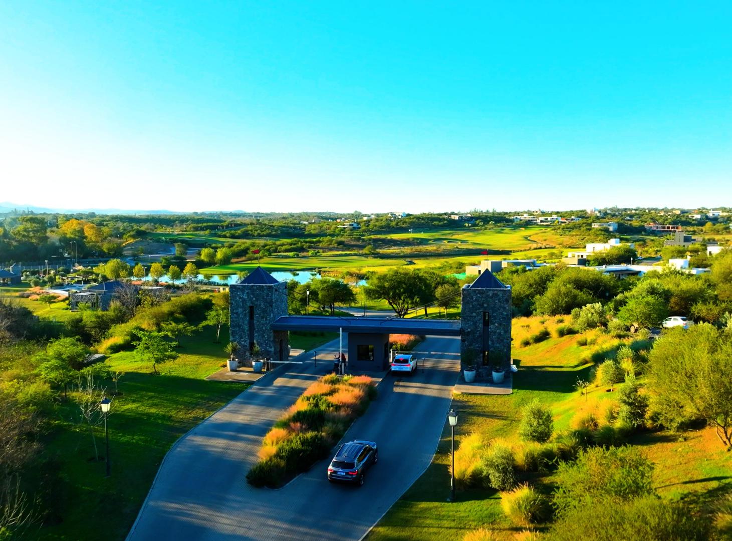 Foto de Lote Fondo Golf en Estancia El Terrón | 2.140 m² sobre Hoyo 17, imagen 2