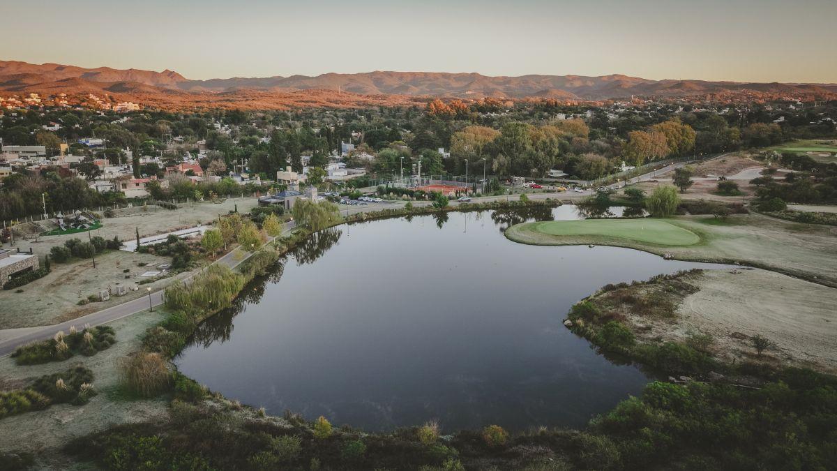 Foto de Lote Fondo Golf en Estancia El Terrón | a pasos del Club House | 1.629, imagen 4
