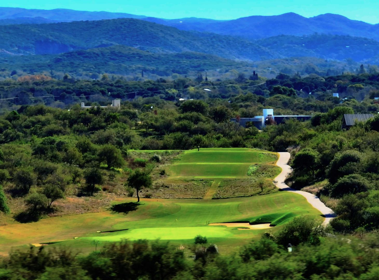 Foto de Lote Fondo Golf en Estancia El Terrón | 1.905 m² sobre Hoyo 9, imagen 1