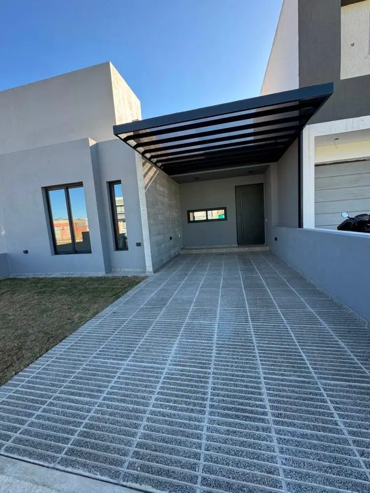 DUPLEX A ESTRENAR - SAN IGNACIO VILLAGE

Barrio completamente cerrado con ingres 3