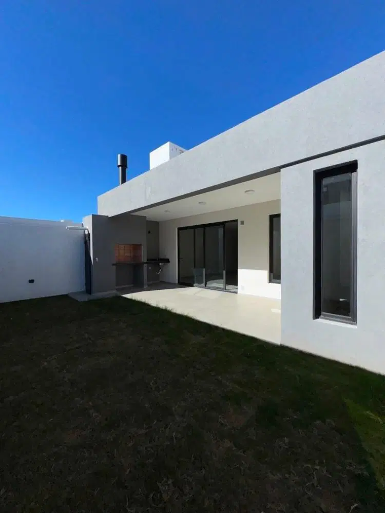 DUPLEX A ESTRENAR - SAN IGNACIO VILLAGE

Barrio completamente cerrado con ingres 4