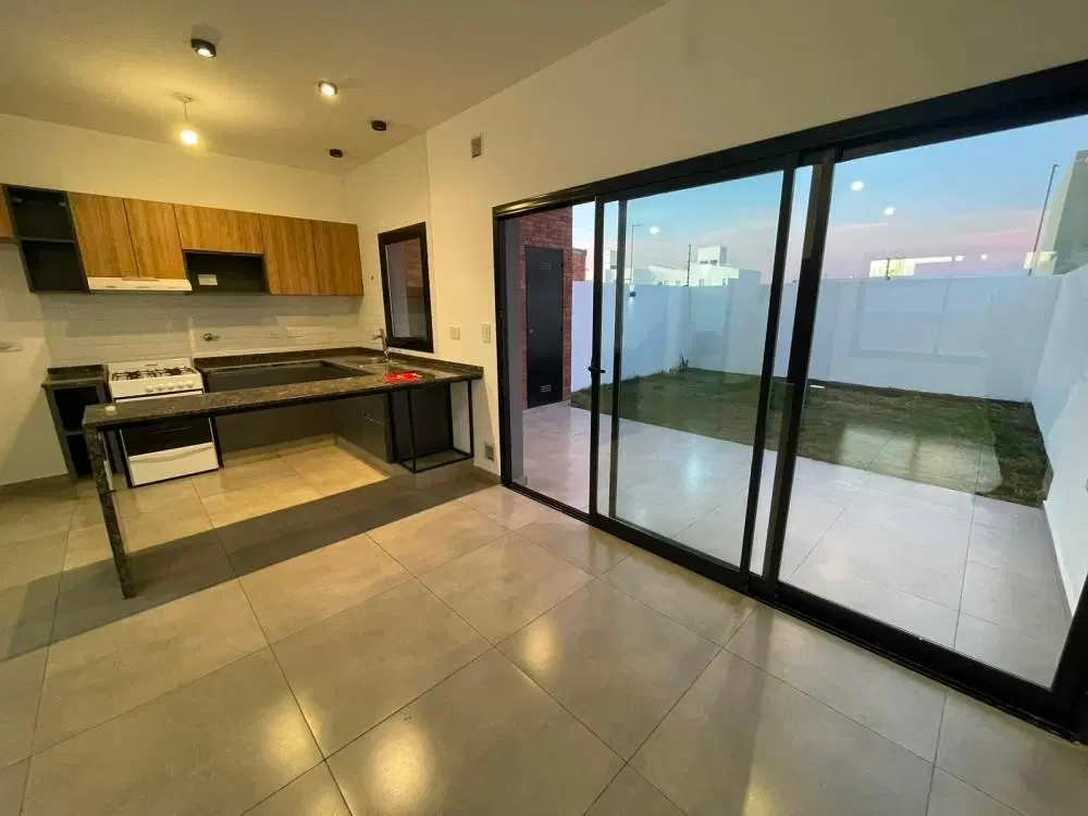 DUPLEX EN RINCONES DE MANANTIALES!!
SE VENDE DUPLEX EN EL CORAZON DE RINCONES 1