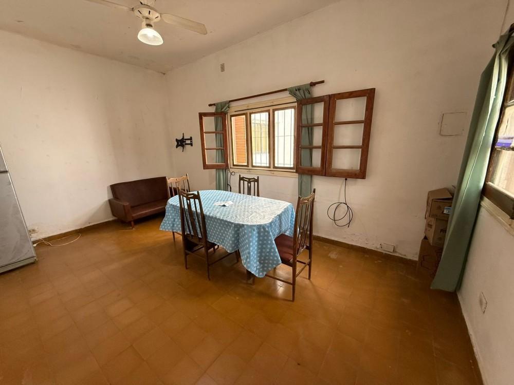 Foto de SE VENDE CASA DE 2 DORMITORIOS MAS DEPARTAMENTO 1 DORMITORIO EN BARRIO, imagen 3