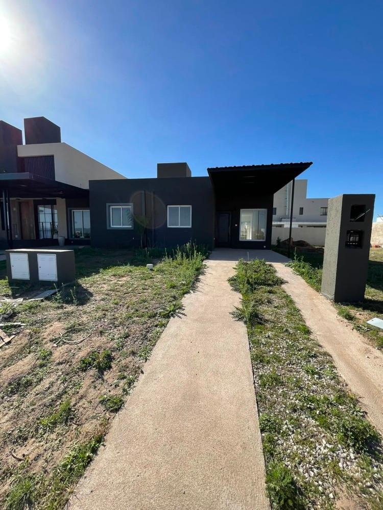 Foto de OPORTUNIDAD! RINCONES DE MANANTIALES - 2 DORM A ESTRENAR!! USD 97000 2, imagen 1