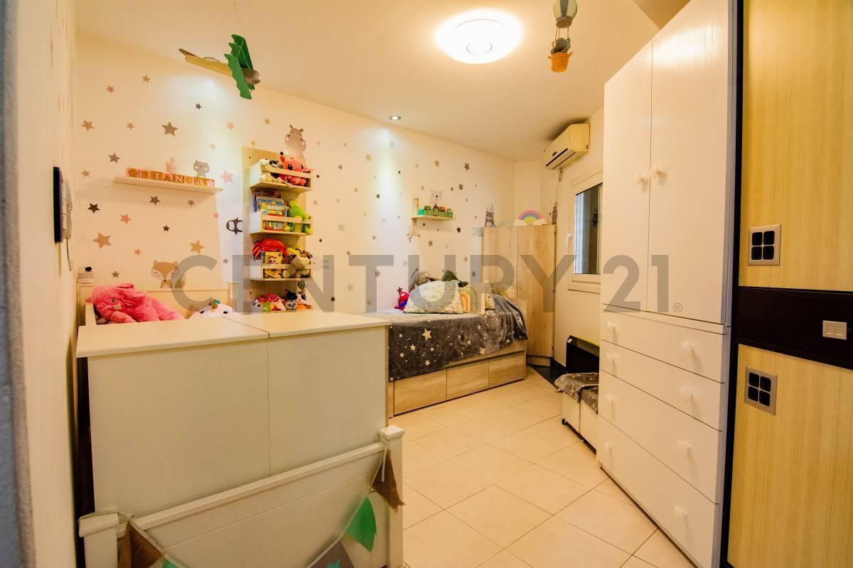Casa de 2 Dorm. en Venta - Av Sabin 100 4