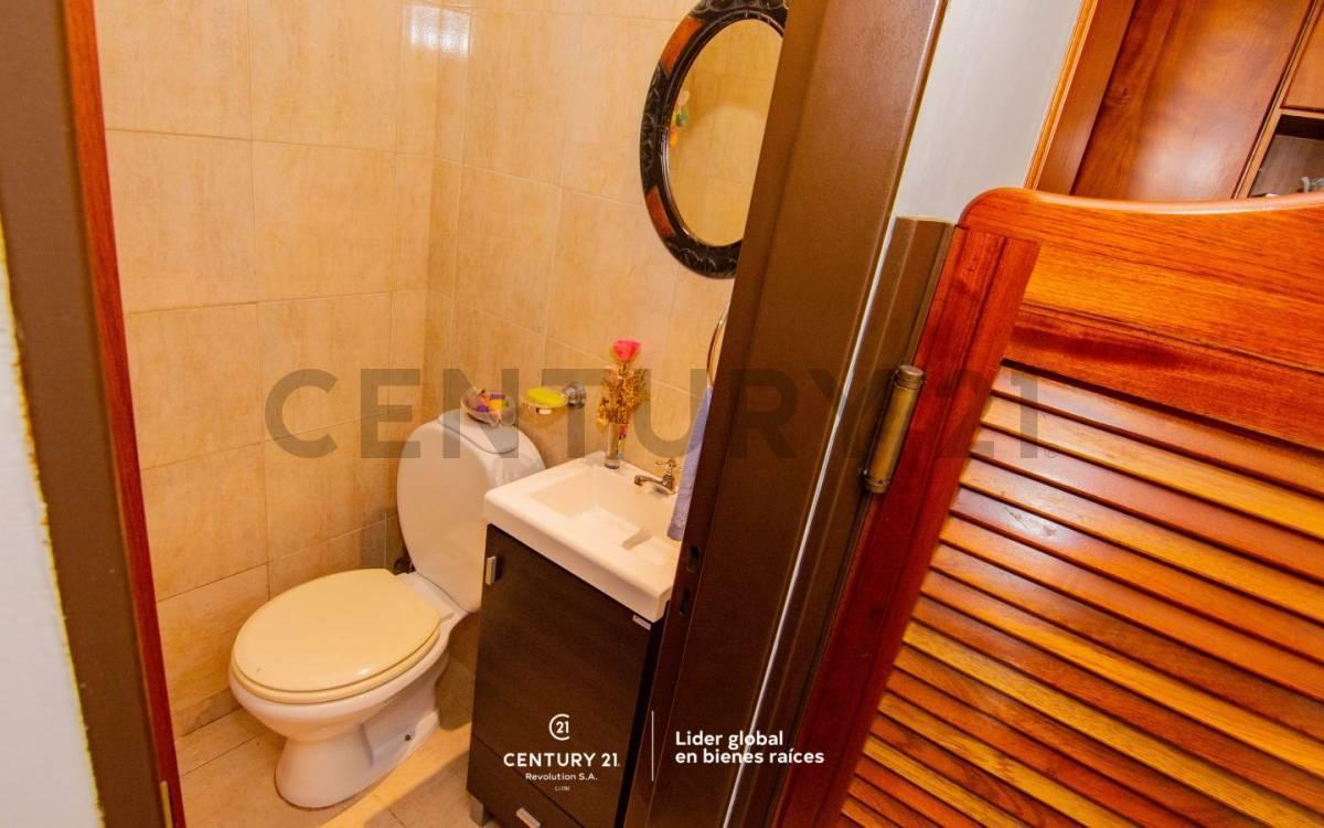 Venta Casa | 4 Dorm., 3 Baños, Patio, Terraza y Cochera 2
