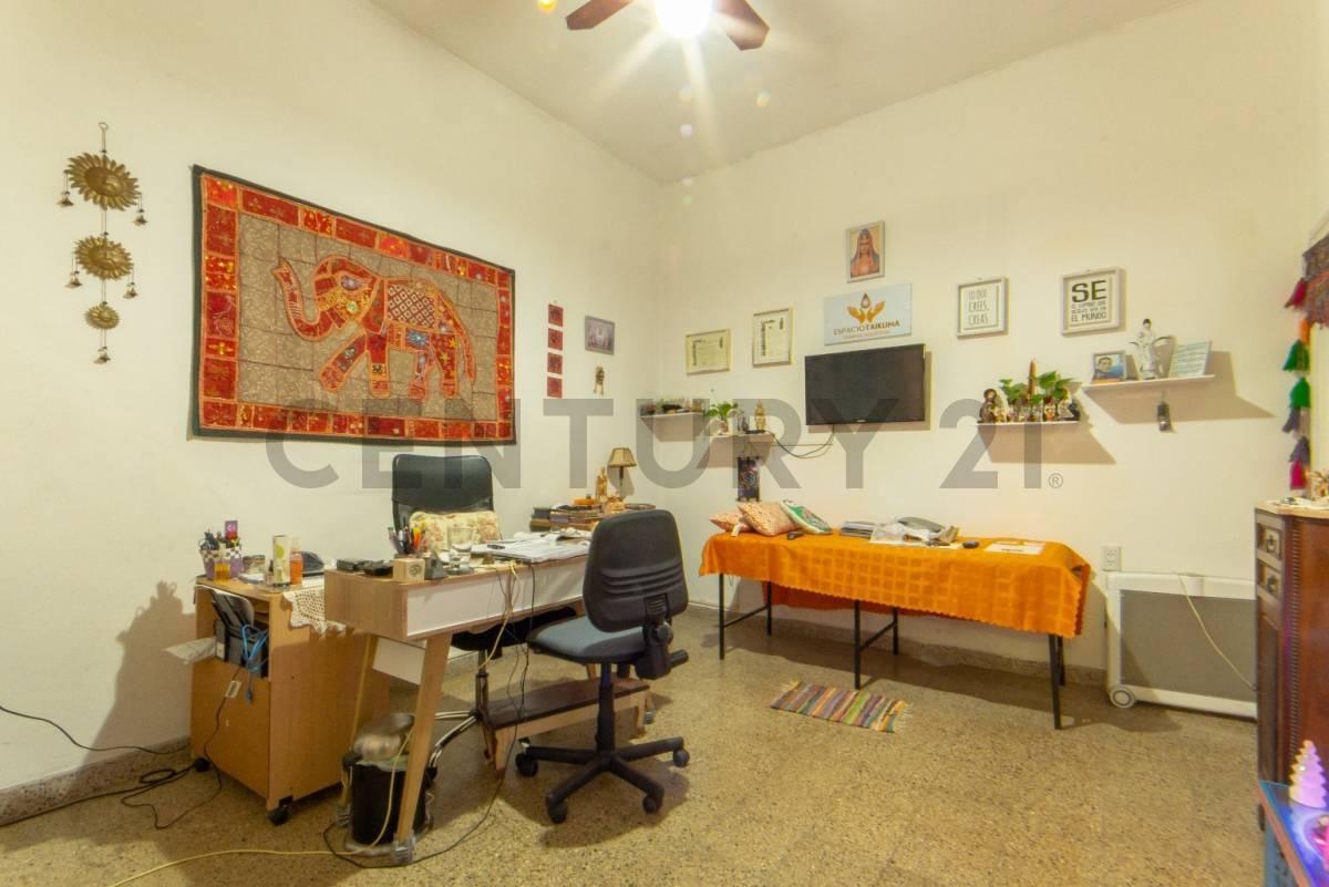 Casa - Galpón con Locales Comerciales en Venta. Av Arijon Al 300 5