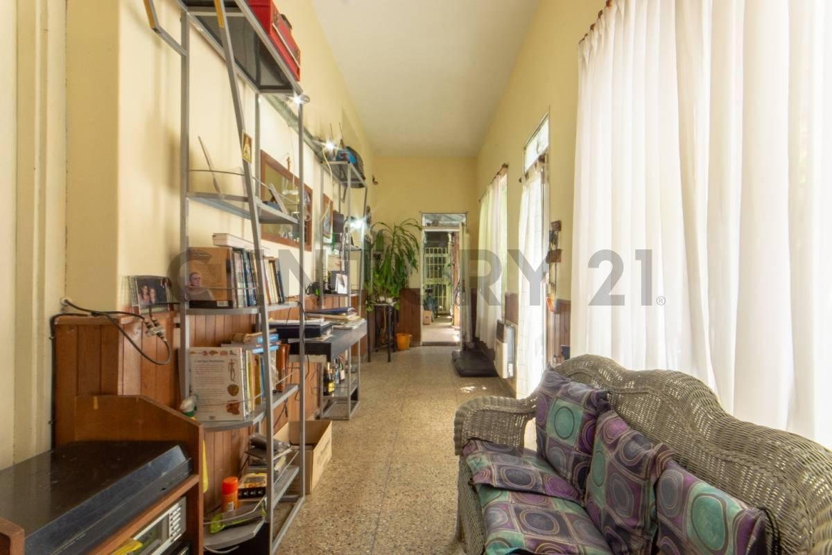 Casa - Galpón con Locales Comerciales en Venta. Av Arijon Al 300 1