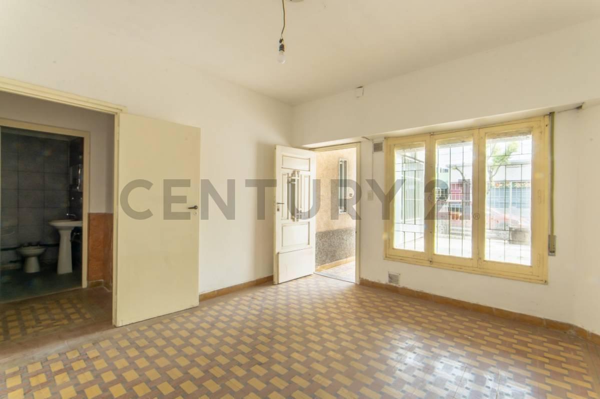 Venta Casa 2 Dorm. C/local Comercial Al Frente. Excele 1