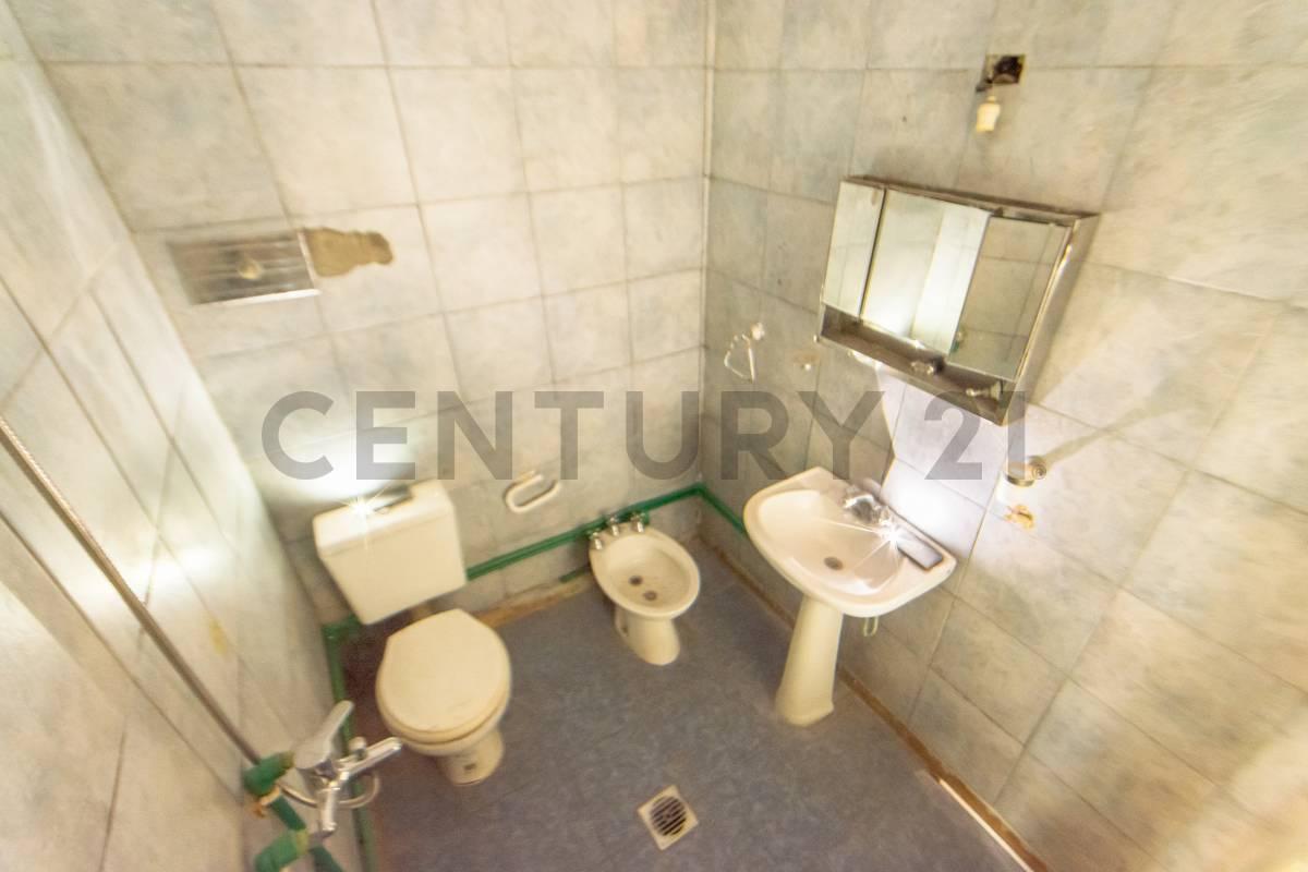 Venta Casa 2 Dorm. C/local Comercial Al Frente. Excele 4