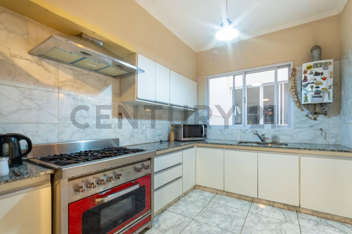 Venta Departamento de 5 Dorm. en El Centro de Rosario. 1