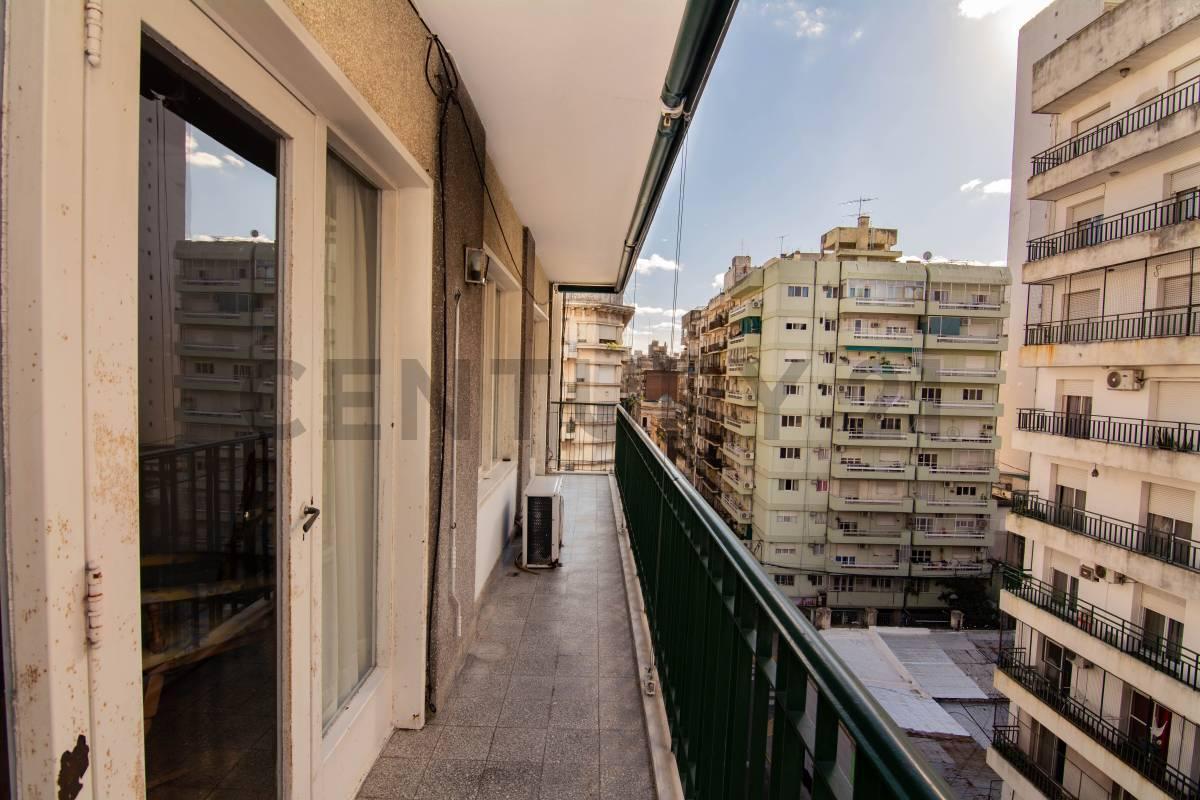Venta Departamento de 3 Dorm. + Comodín en Centro, Rosario 2