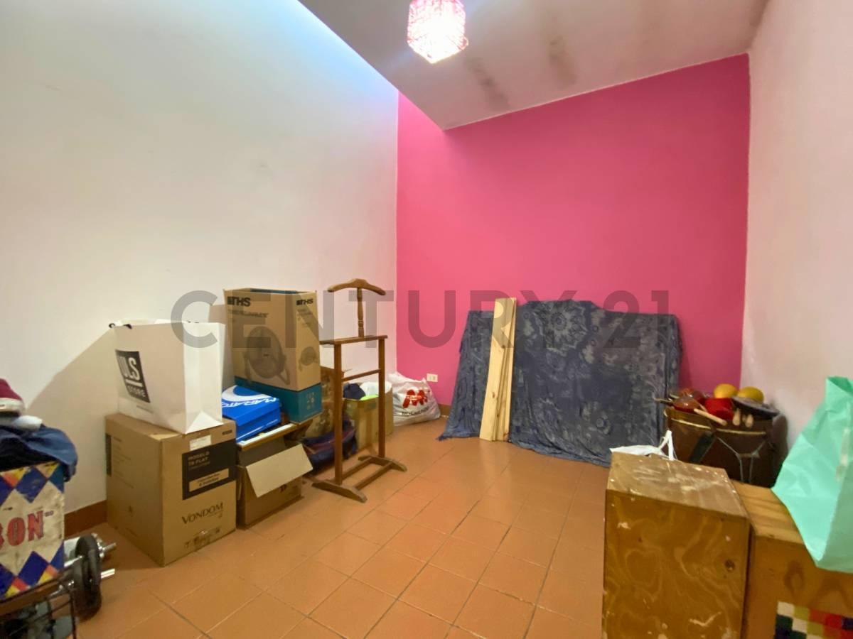 Venta Casa Al Frente en Arroyito, Rosario 3
