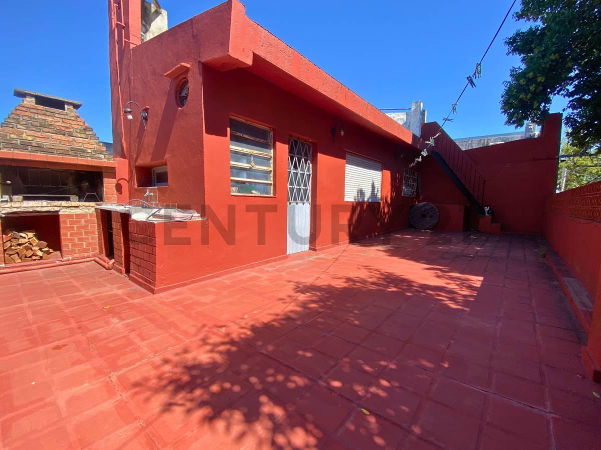 Venta Casa Al Frente en Arroyito, Rosario 4
