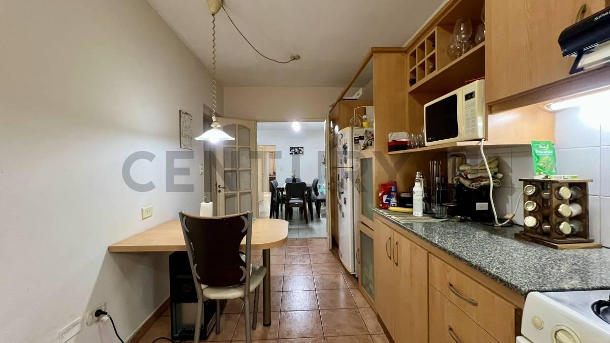 Venta Departamento 3 Dorm. Al Frente + Cochera 3